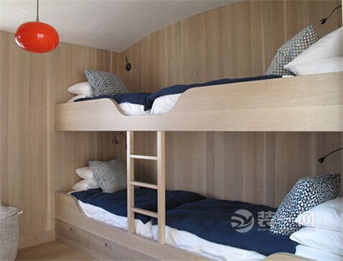 青岛小户型卧室超长格子铺装修效果图